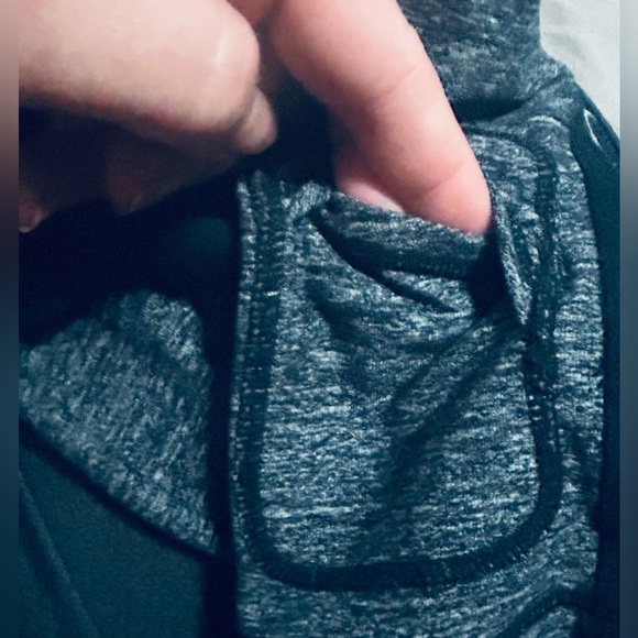 size 6 long sleeve, super soft too toned, Lululemon shirt - Picture 3 of 4